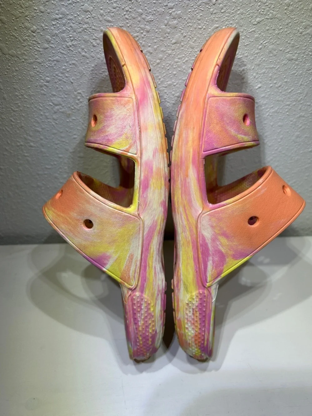 CROCS Classic Slide Sandals in Marbled Papaya |Size 9 - Picture 12 of 14